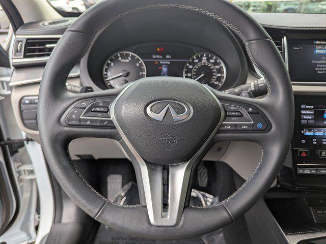 Photo of 2024 Radiant White INFINITI QX50