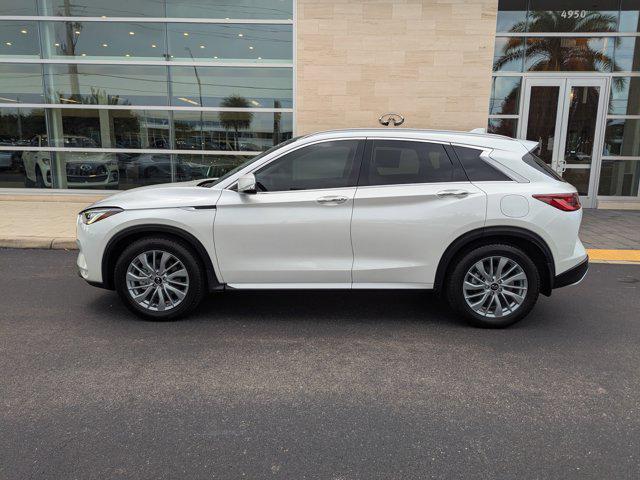 Photo of 2024 Radiant White INFINITI QX50