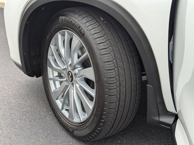 Photo of 2024 Radiant White INFINITI QX50