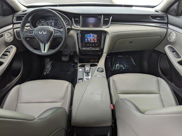 Photo of 2024 Radiant White INFINITI QX50