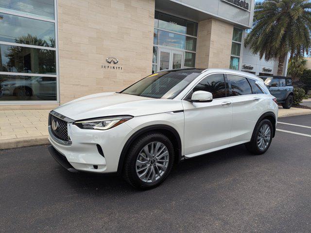 Photo of 2024 Radiant White INFINITI QX50