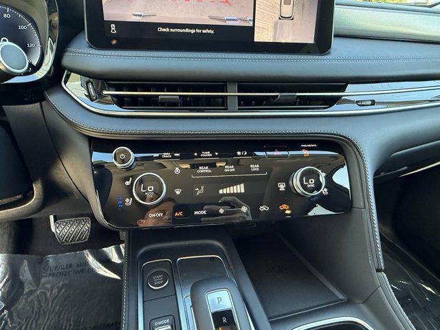 Photo of 2025 Mineral Black INFINITI QX60