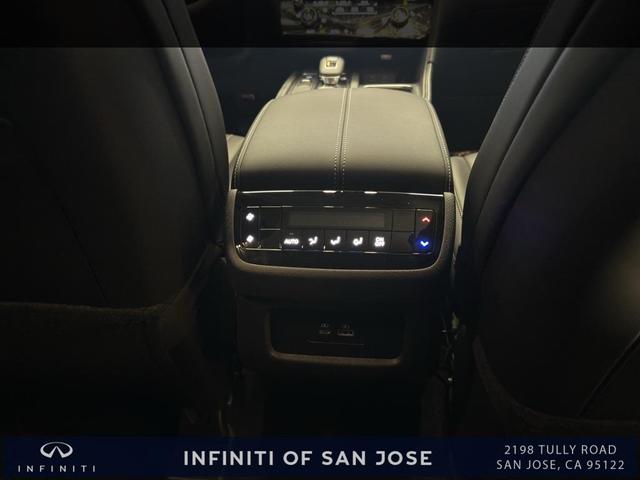 Photo of 2025 Glacier White INFINITI QX60