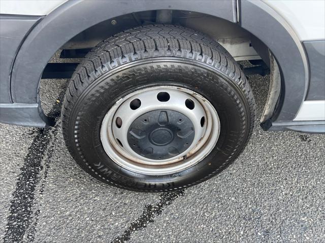 Photo of 2019 White Ford Transit-250