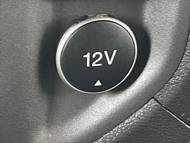 Photo of 2019 White Ford Transit-250