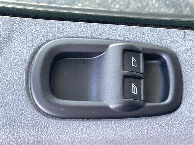 Photo of 2019 White Ford Transit-250