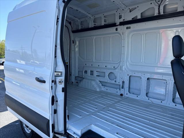 Photo of 2023 White Ford Transit-250