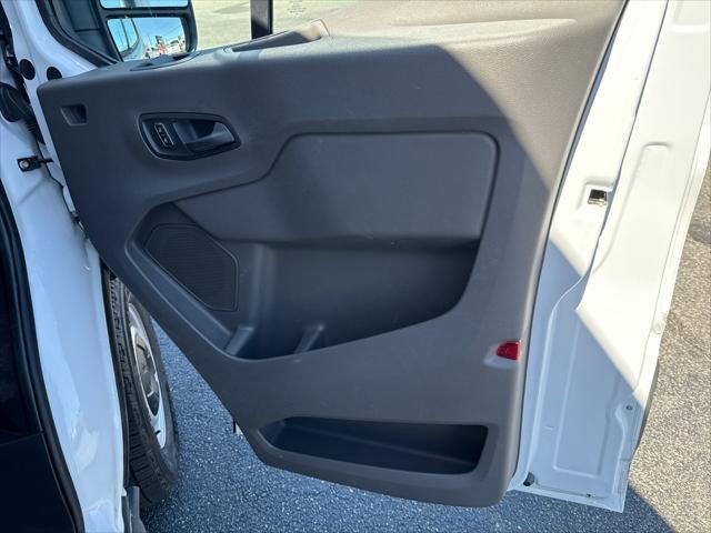 Photo of 2023 White Ford Transit-250