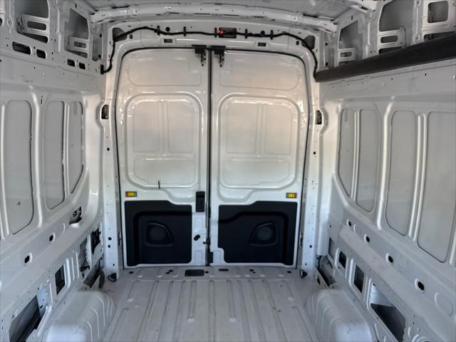 Photo of 2023 White Ford Transit-250