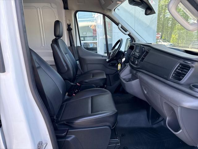 Photo of 2023 White Ford Transit-250
