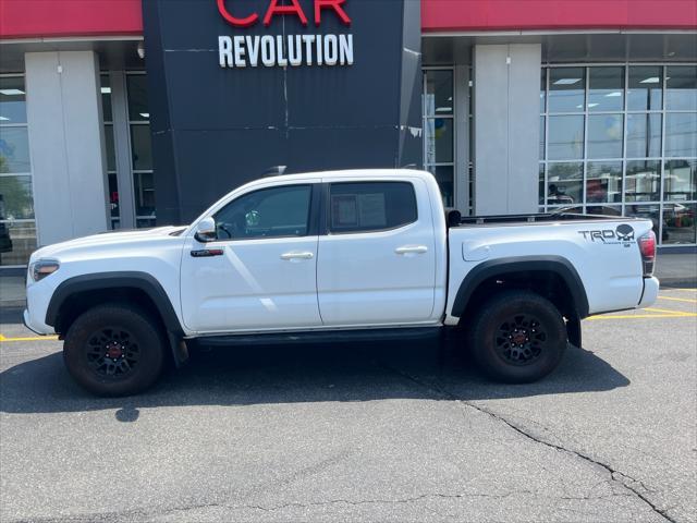 Photo of 2019 White Toyota Tacoma