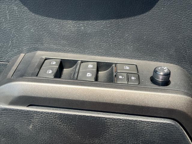 Photo of 2019 White Toyota Tacoma
