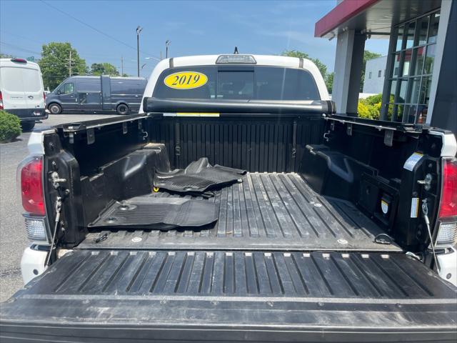 Photo of 2019 White Toyota Tacoma