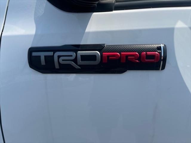 Photo of 2019 White Toyota Tacoma