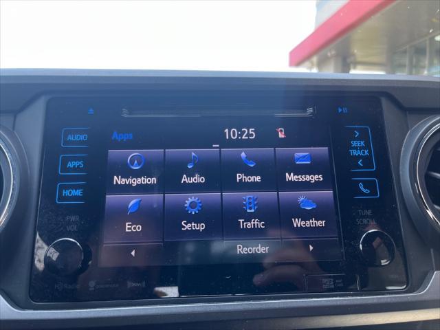 Photo of 2019 White Toyota Tacoma