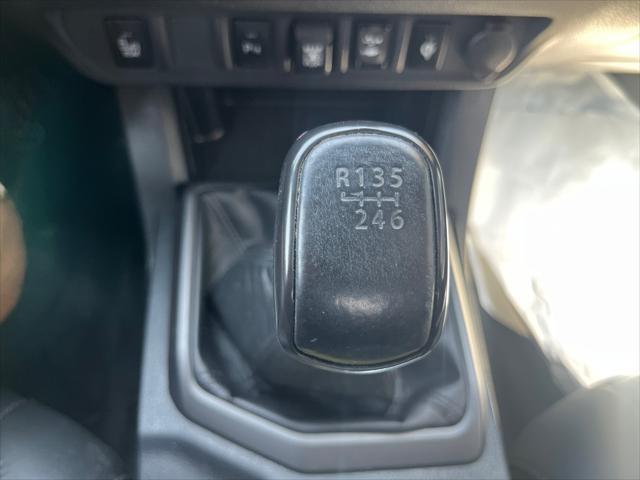 Photo of 2019 White Toyota Tacoma