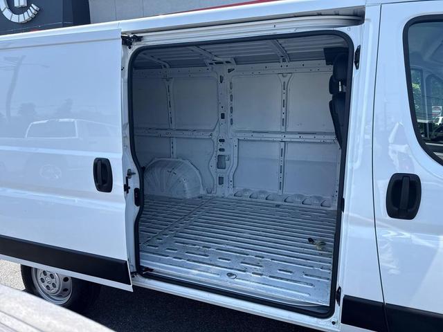 Photo of 2023 White RAM ProMaster 1500