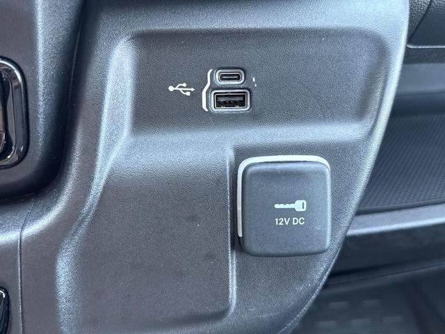 Photo of 2023 White RAM ProMaster 1500