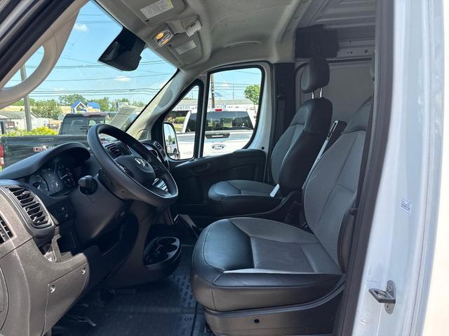 Photo of 2023 White RAM ProMaster 1500