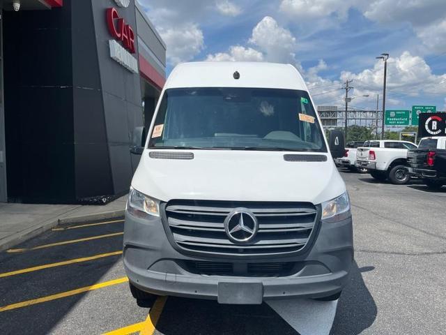 Photo of 2023 White Mercedes-Benz Sprinter 2500
