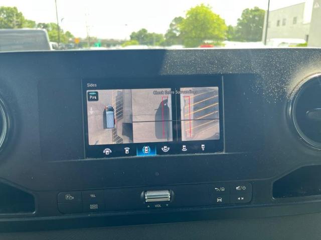 Photo of 2023 White Mercedes-Benz Sprinter 2500