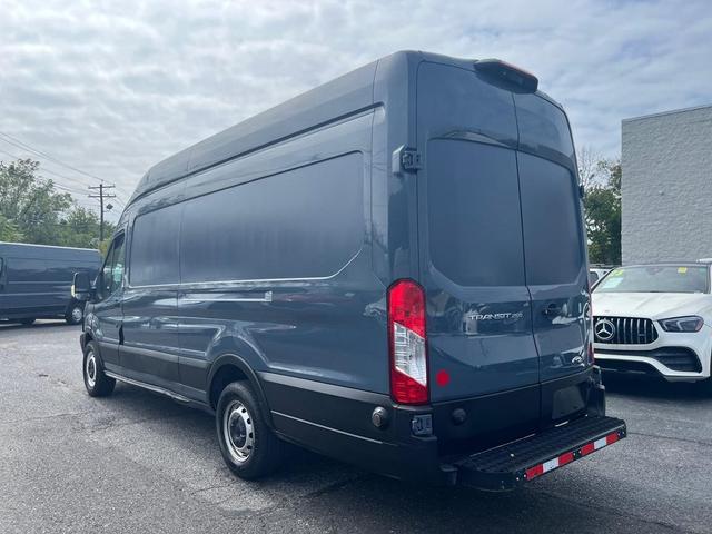 Photo of 2019 Blue Ford Transit-250