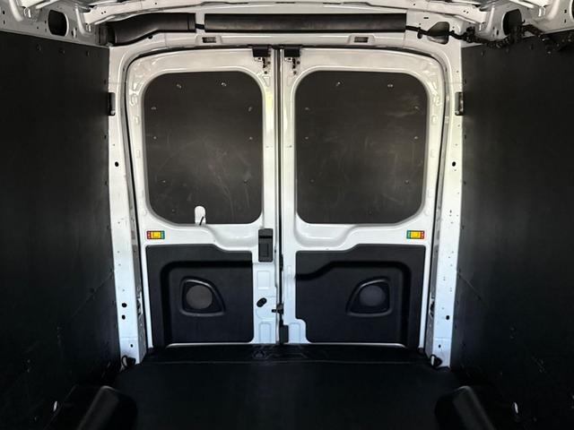 Photo of 2023 White Ford Transit-250