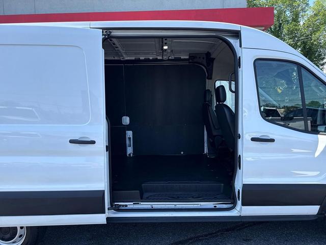 Photo of 2023 White Ford Transit-250