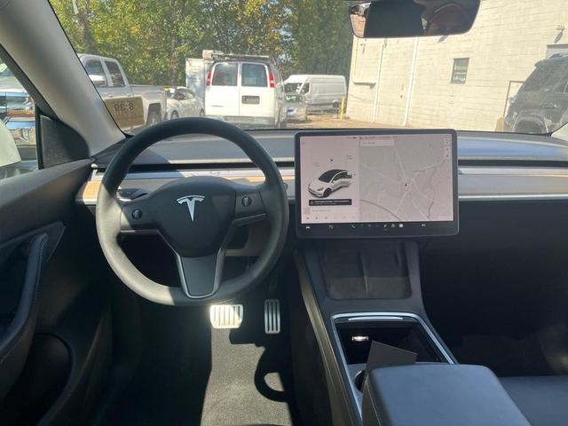 Photo of 2021 White Tesla Model Y
