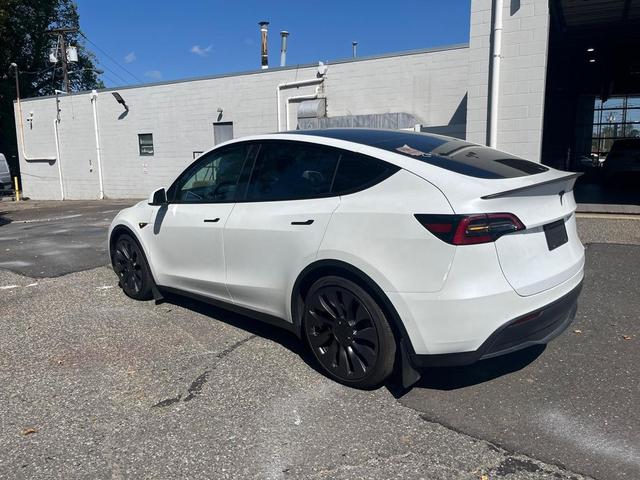 Photo of 2021 White Tesla Model Y