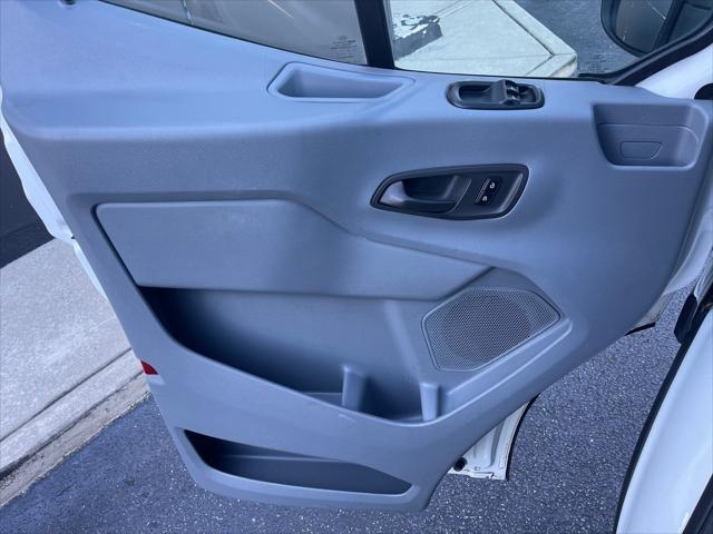 Photo of 2019 White Ford Transit-350