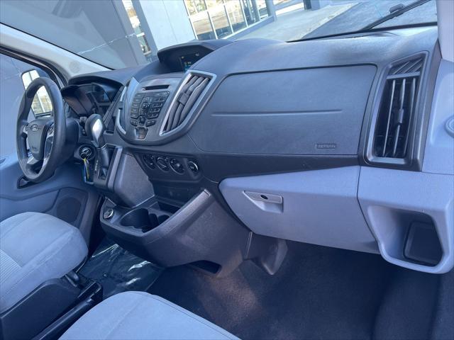 Photo of 2019 White Ford Transit-350