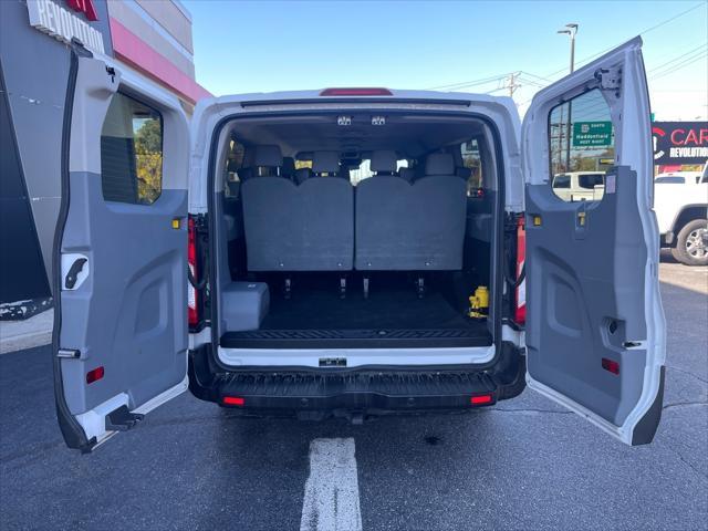 Photo of 2019 White Ford Transit-350