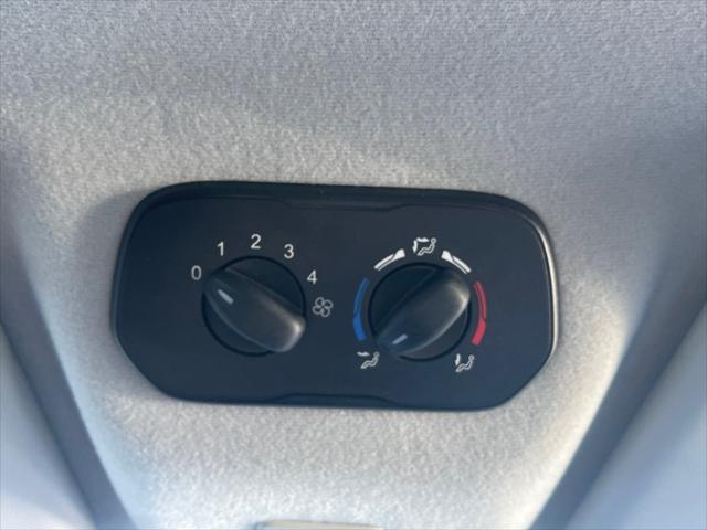 Photo of 2019 White Ford Transit-350