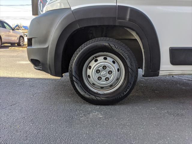 Photo of 2021 White RAM ProMaster 2500