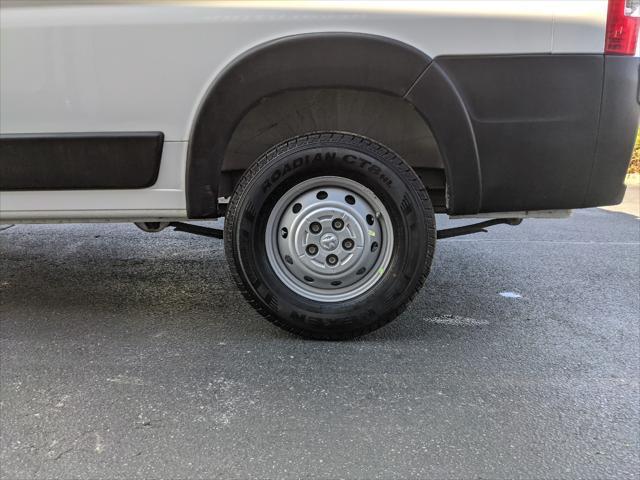 Photo of 2021 White RAM ProMaster 2500