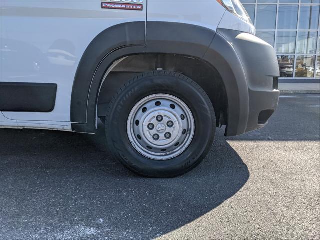 Photo of 2021 White RAM ProMaster 2500