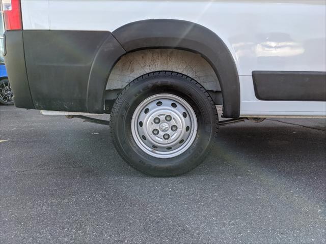 Photo of 2021 White RAM ProMaster 2500