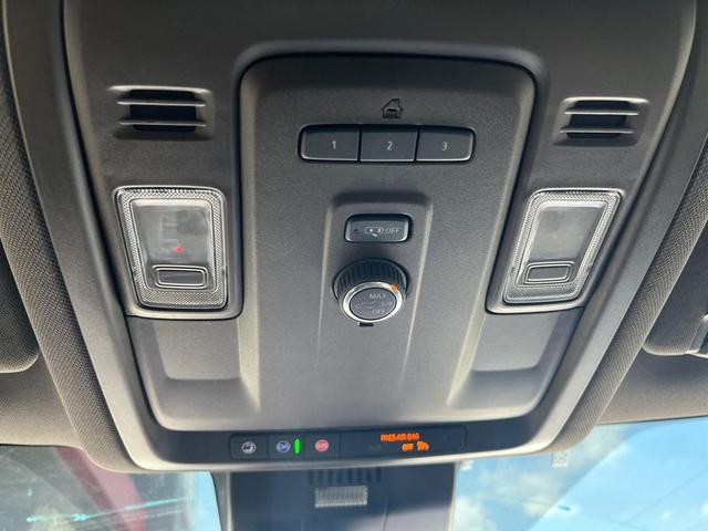 Photo of 2024 White Chevrolet Suburban