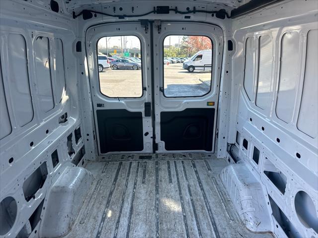 Photo of 2021 White Ford Transit-250