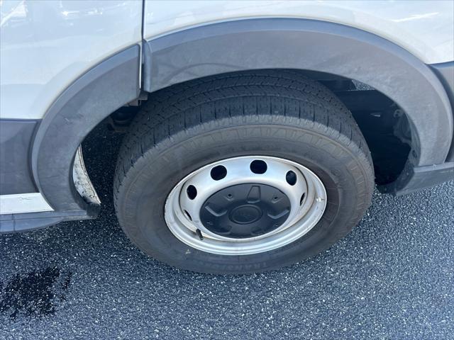 Photo of 2021 White Ford Transit-250