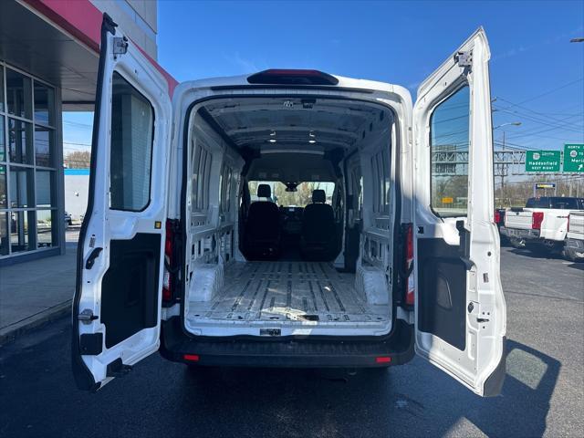 Photo of 2021 White Ford Transit-250
