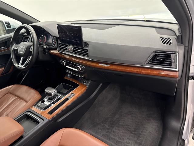 Photo of 2022 Florett Silver Metallic Audi Q5
