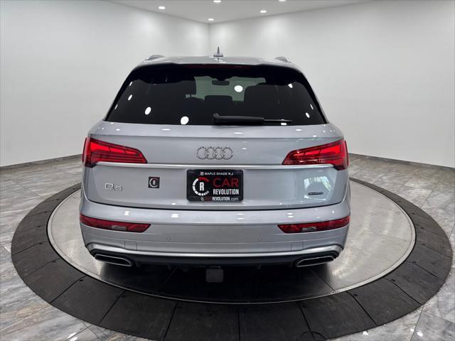 Photo of 2022 Florett Silver Metallic Audi Q5