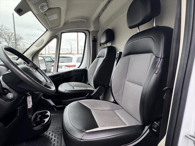Photo of 2021 White RAM ProMaster 1500