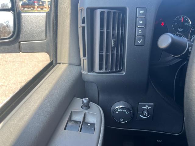 Photo of 2022 White Chevrolet Express 3500