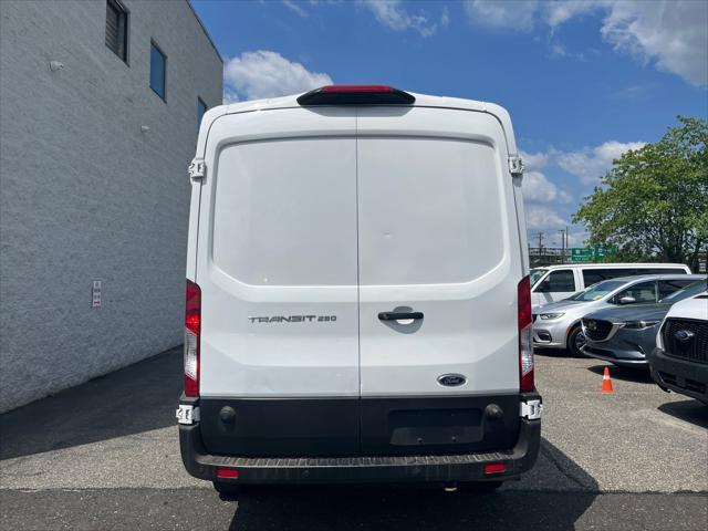 Photo of 2020 White Ford Transit-250