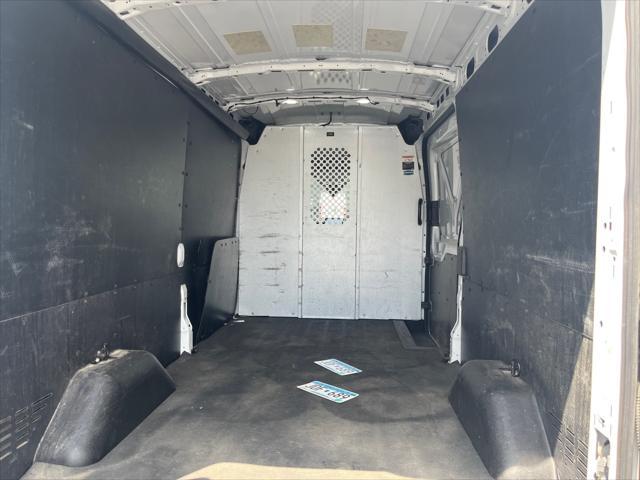 Photo of 2020 White Ford Transit-250