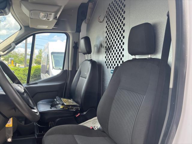 Photo of 2020 White Ford Transit-250