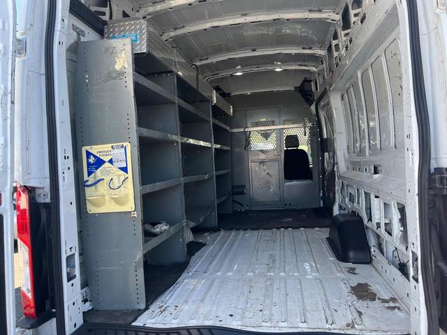 Photo of 2021 White Ford Transit-350